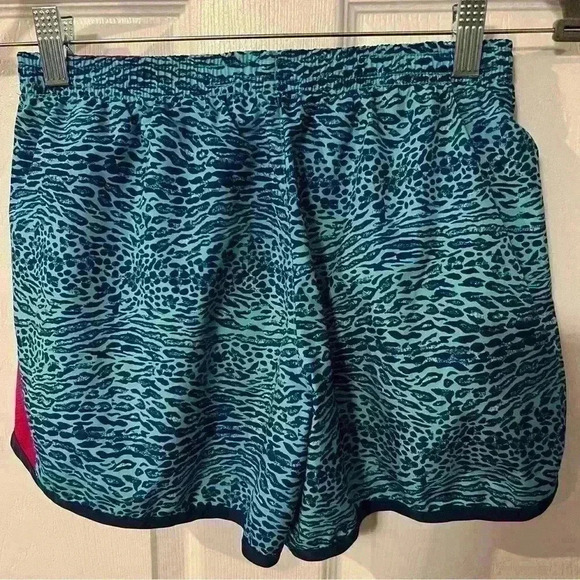 Nike Girls Running Shorts Size XL Youth, Blue Leopard Print with Pink Trim - Picture 2 of 4